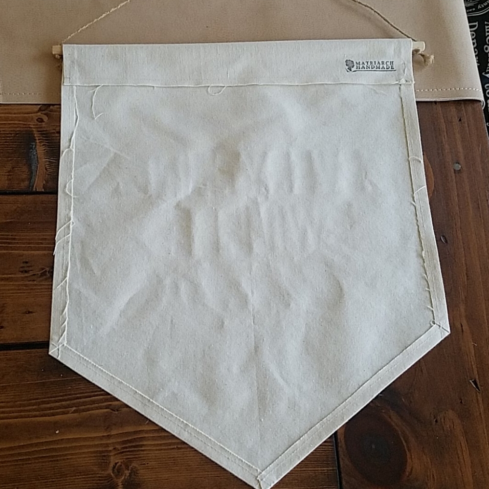 Linen pennant - Picture 2 of 2